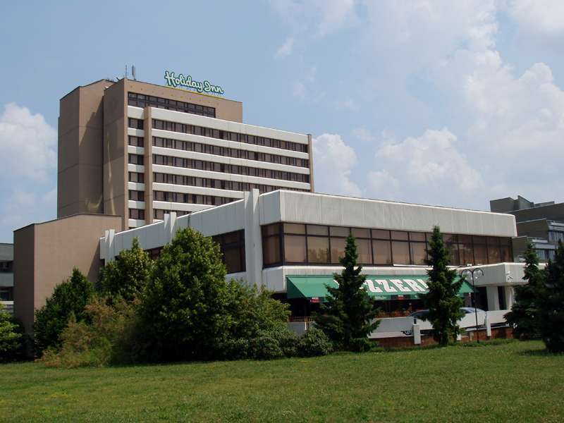 Holiday Inn Bratislava Exterior photo